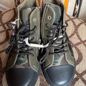 ZARA Boys Unisex Kids Camo High Top Sneakers Boots Size 3 1/2 34-35. 22.3 Cm